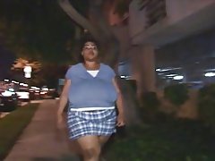 Үлкен қара сучка трахается және жейді cumload